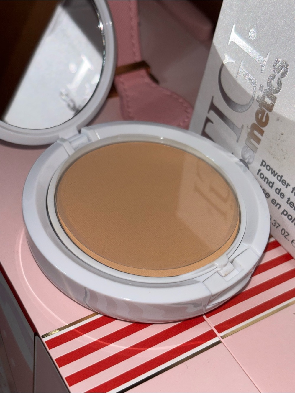 TIGI Cosmetics Powder Foundation - Picture 5 of 5